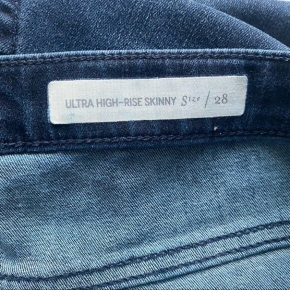 Pilcro and the Letterpress| Ultra High-Rise Fray Hem Skinny Jeans|Anthropologie - Picture 5 of 10